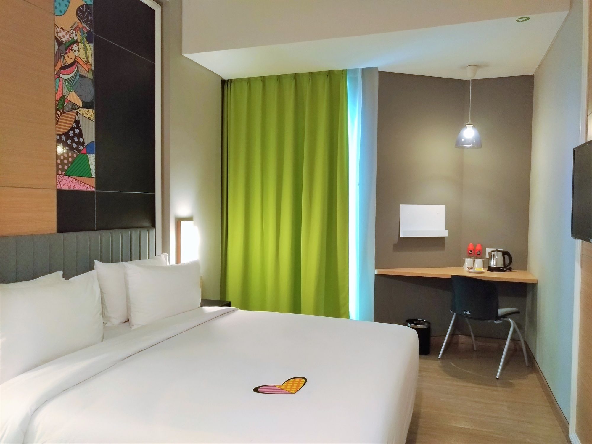 Maxone Platinum Hayam Wuruk Hotel Jakarta Exterior photo