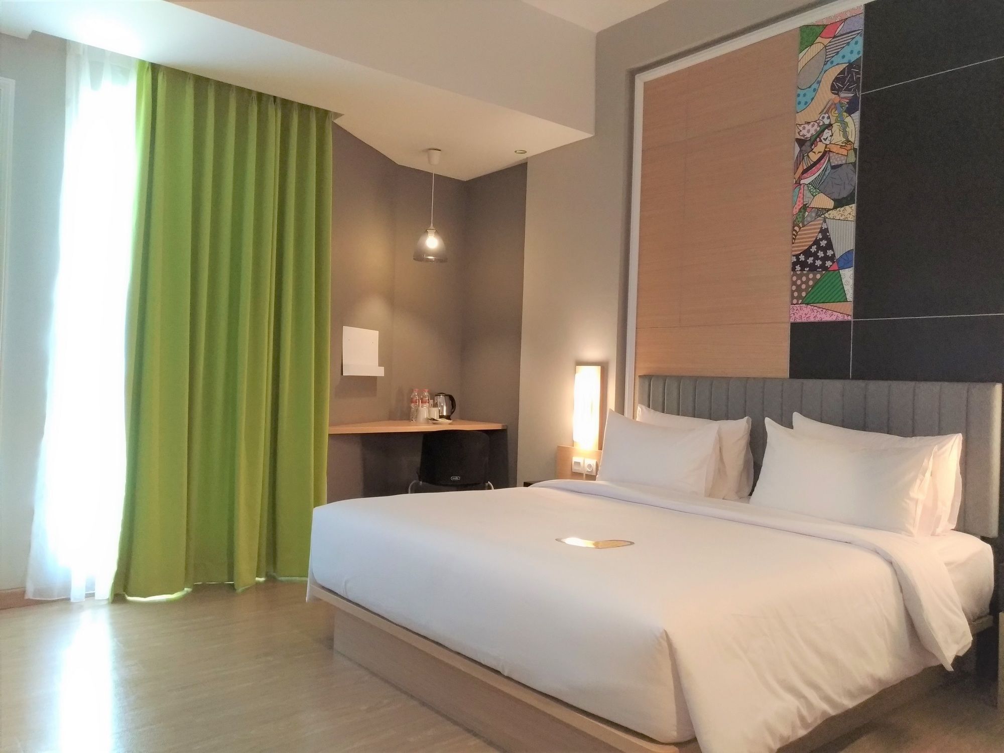 Maxone Platinum Hayam Wuruk Hotel Jakarta Exterior photo